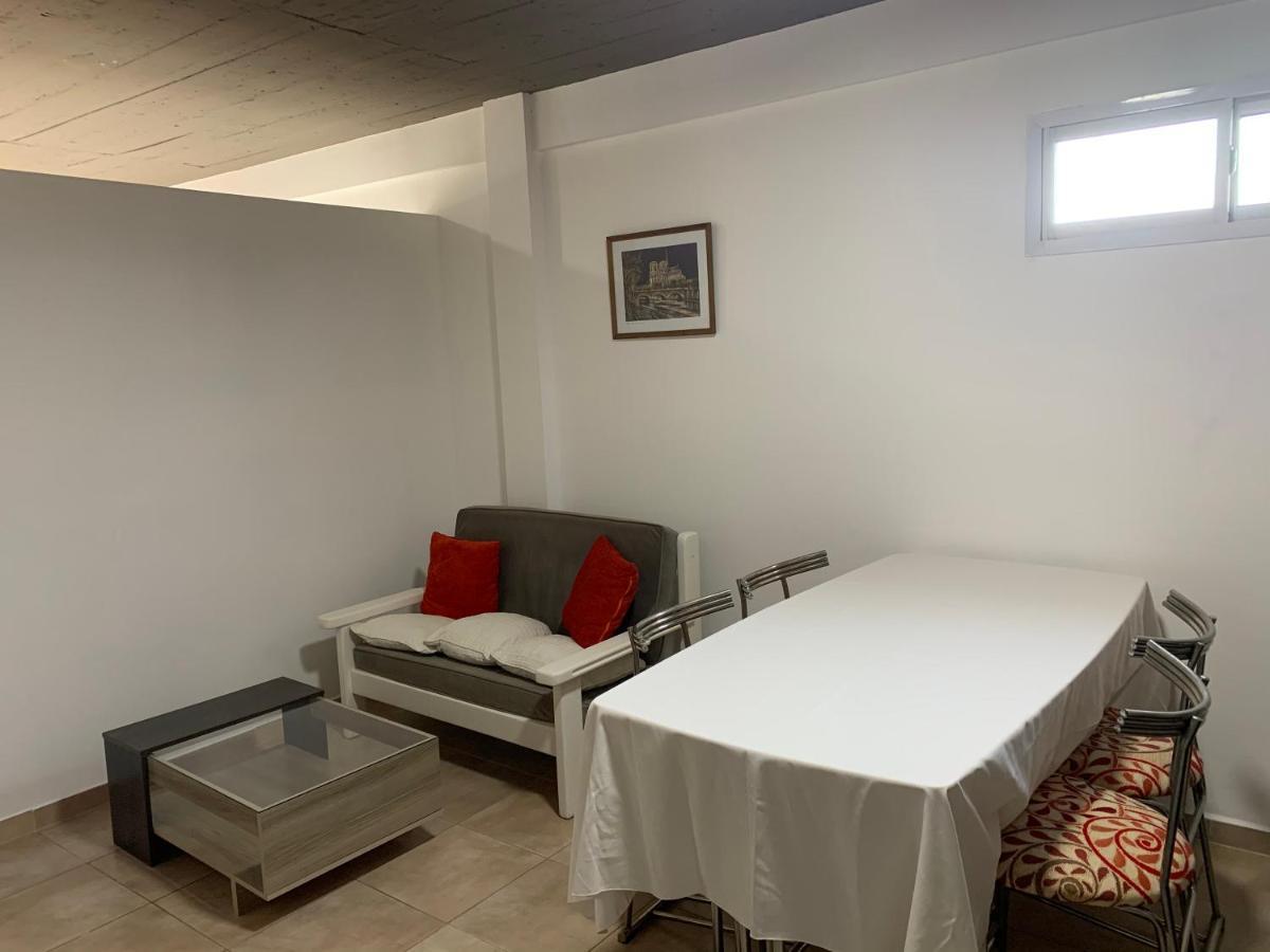 Departamento Amoblado Temporario- Posadas Mdz 6D エクステリア 写真